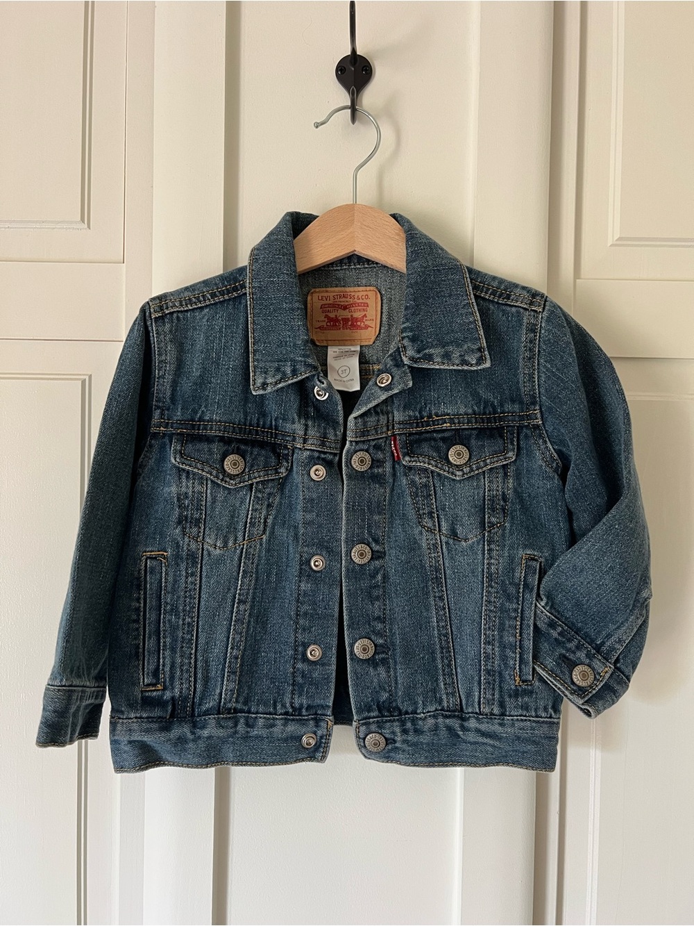 Levi's Kids Denim Jacket in Medium Blue Wash